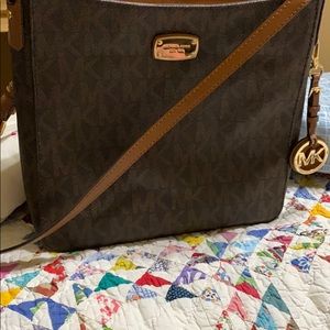 Michael Kors Jet Set Crossbody